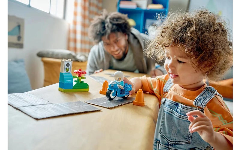 LEGO DUPLO Sininen poliisimoottoripy&ouml;r&auml;