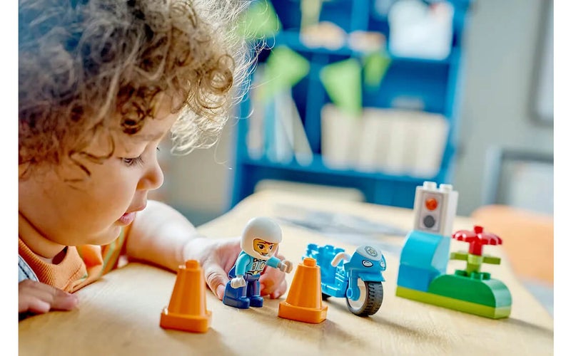LEGO DUPLO Sininen poliisimoottoripy&ouml;r&auml;