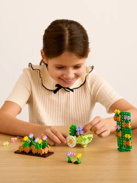 Plus-Plus Flower Shop