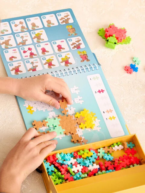 Plus-Plus Rakentelupuuhakirja meri